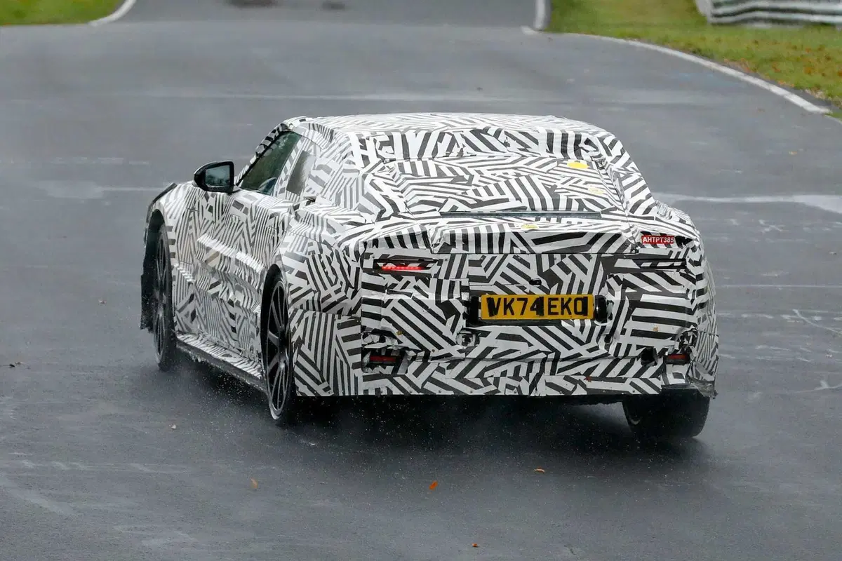 Jaguar Type 00: primi avvistamenti al Nürburgring per la nuova Gran Turismo elettrica del marchio britannico