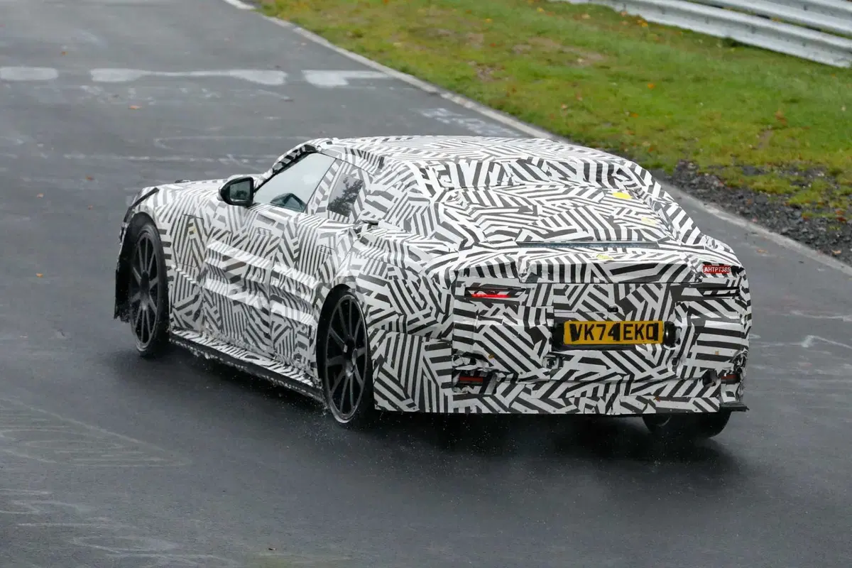 Jaguar Type 00: primi avvistamenti al Nürburgring per la nuova Gran Turismo elettrica del marchio britannico (2)