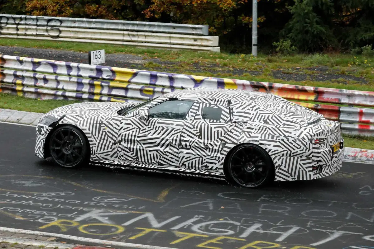 Jaguar Type 00: primi avvistamenti al Nürburgring per la nuova Gran Turismo elettrica del marchio britannico (5)