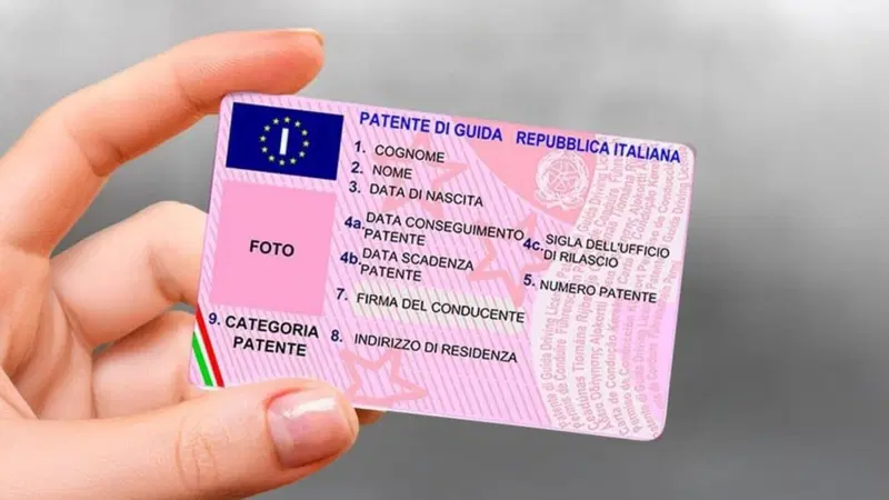 Patente a 17 anni, digitale e regole pi&ugrave; severe: arriva la grande riforma per i futuri neopatentati dall'Unione Europea