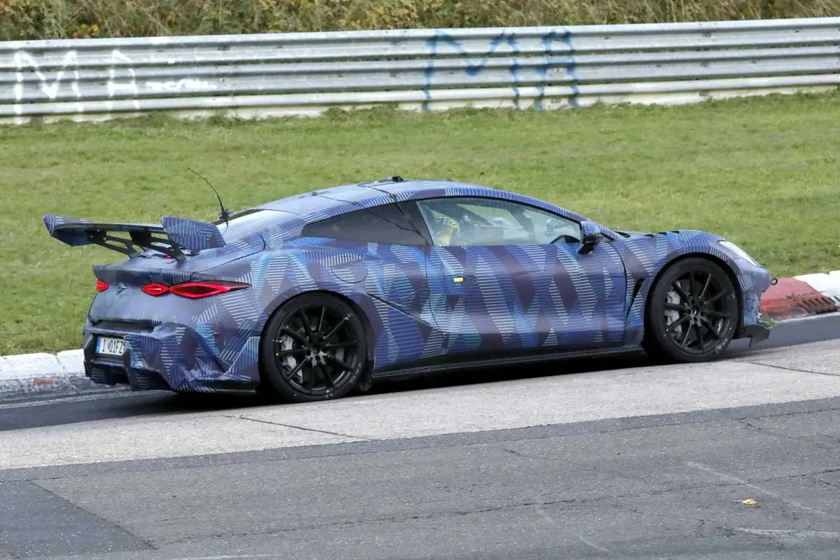 Avvistata l'elettrica sportiva cinese che vuole sfidare Porsche: ecco la Denza Z [Foto Spia] (2)