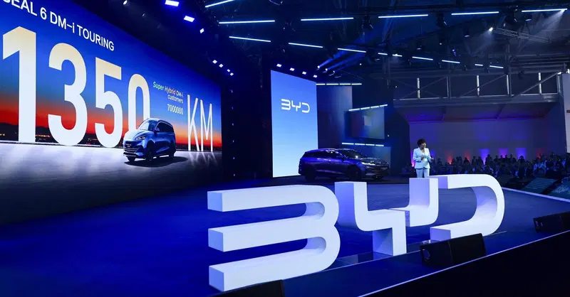 Le auto elettriche cinesi conquistano sempre pi&ugrave; mercati mondiali: un monito per l'Europa?