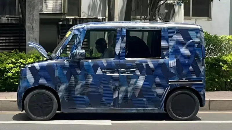 BYD sfida il Giappone: arriva la mini elettrica che promette di &ldquo;raffreddare la Terra&rdquo; di 1&deg;C