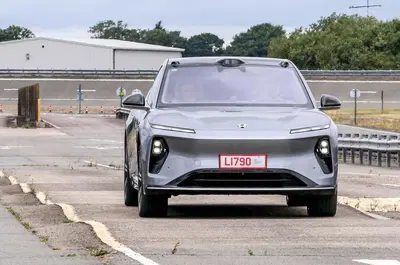 Nio rivoluziona l&rsquo;auto con SkyRide: la sospensione &ldquo;attiva totale&rdquo; che sfida le leggi della fisica
