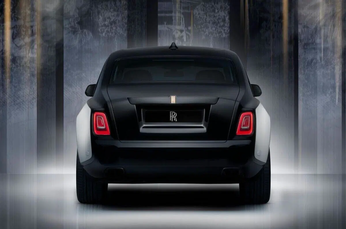 Rolls-Royce Phantom Centenary: l’auto da 2,5 milioni che celebra 100 anni di lusso estremo (6)