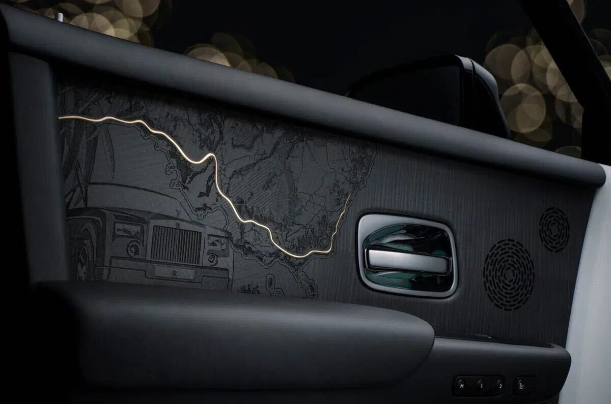 Rolls-Royce Phantom Centenary: l’auto da 2,5 milioni che celebra 100 anni di lusso estremo (7)