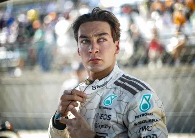F1. “L’avrei tolto anche io”: così Russell sul nastro della discordia tra Red Bull e McLaren. E Norris se la ride: “Non mi serviva nemmeno…” 
