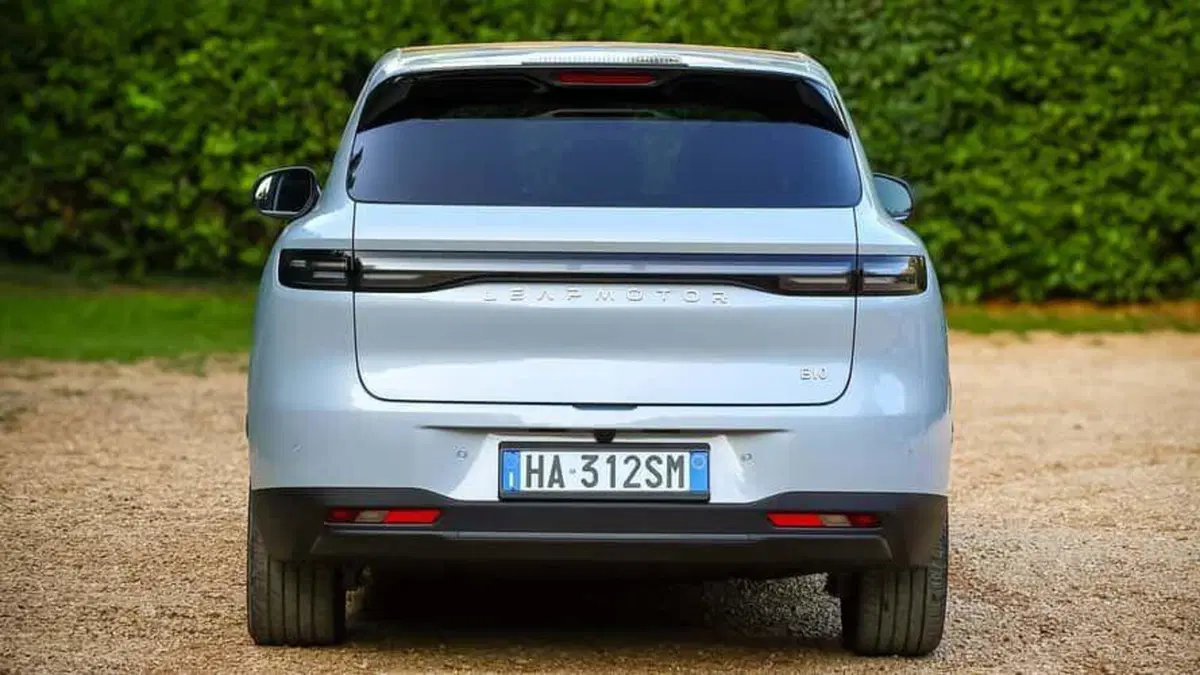 Opel pronta alla svolta cinese? In arrivo un SUV Leapmotor “made in Spain” sotto i 30.000 euro