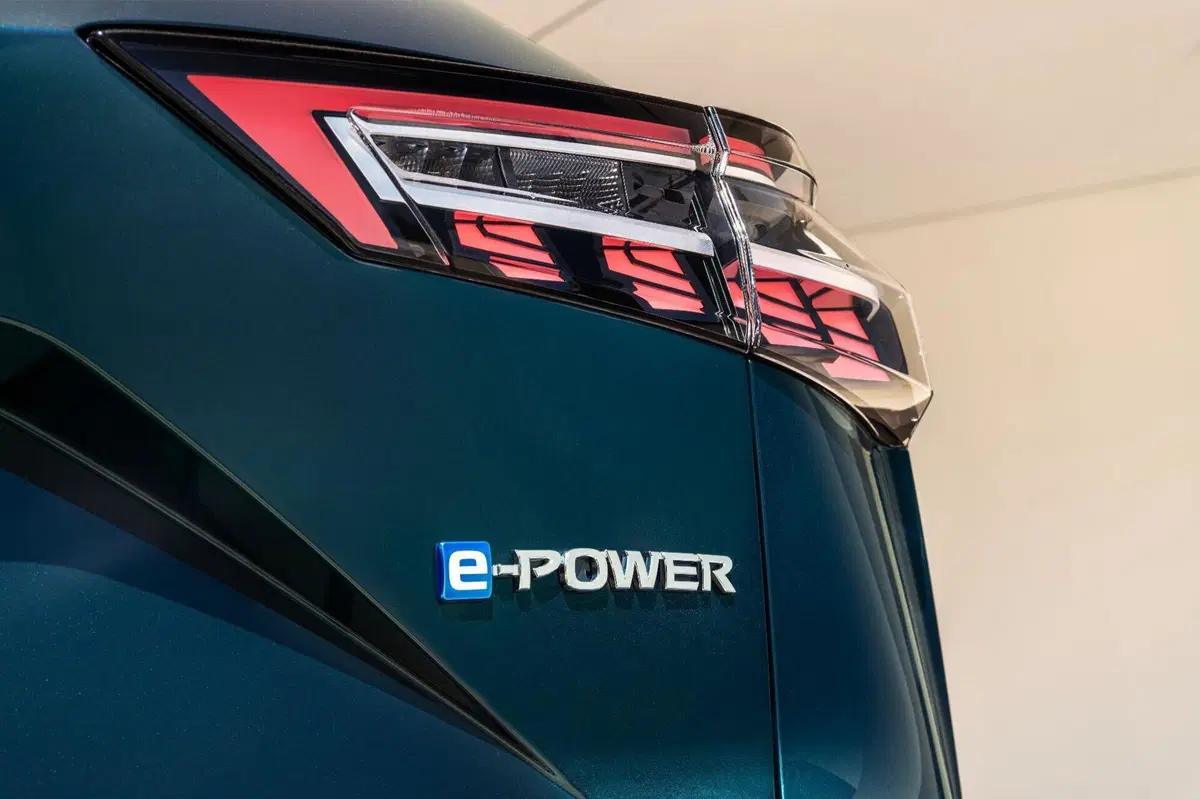 Nissan Qashqai e‑POWER 2025: efficienza da ibrido intelligente e guida silenziosa [VIDEO]  (10)
