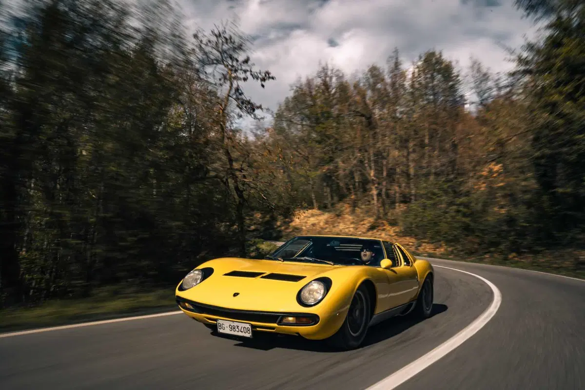 Lamborghini celebra i 60 anni della Miura con un tour dedicato: il Polo Storico chiude il suo decennale ad Auto e Moto d’Epoca