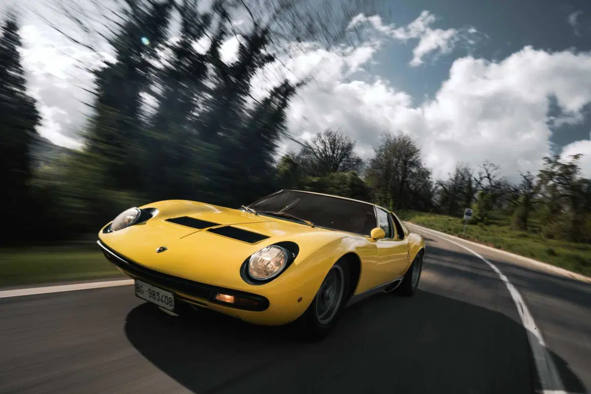 Lamborghini celebra i 60 anni della Miura con un tour dedicato: il Polo Storico chiude il suo decennale ad Auto e Moto d’Epoca (2)