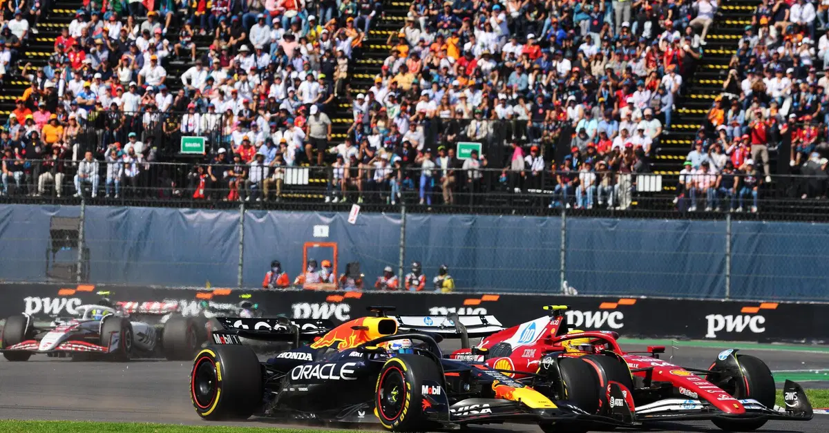 Formula 1. "Solo io penalizzato!": Hamilton furioso dopo il GP del Messico, attacco alla FIA e a Verstappen