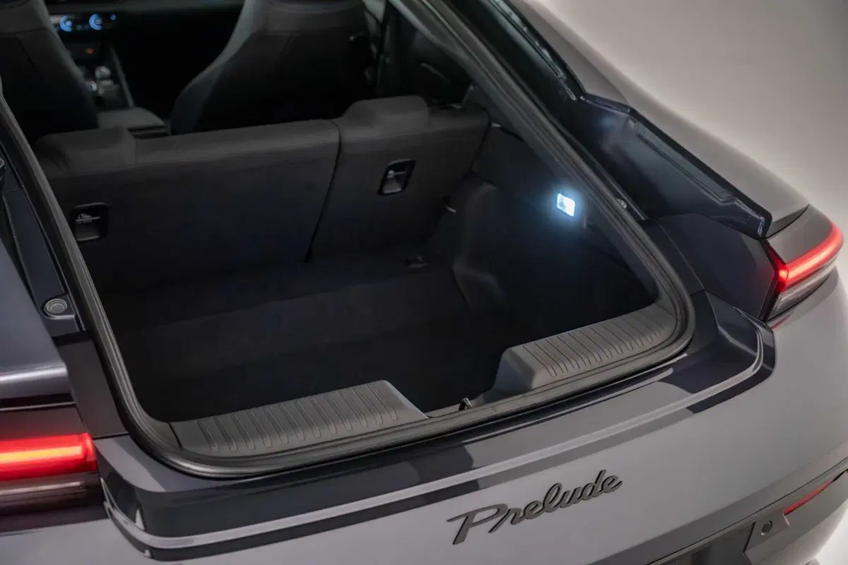 Il ritorno della Honda Prelude: l’icona sportiva entra nell’era dell’elettrificazione [VIDEO] (35)