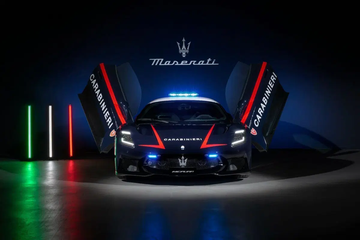 Maserati e Alfa Romeo al servizio: consegnate ai Carabinieri le nuove vetture per il trasporto urgente di organi e sangue (8)