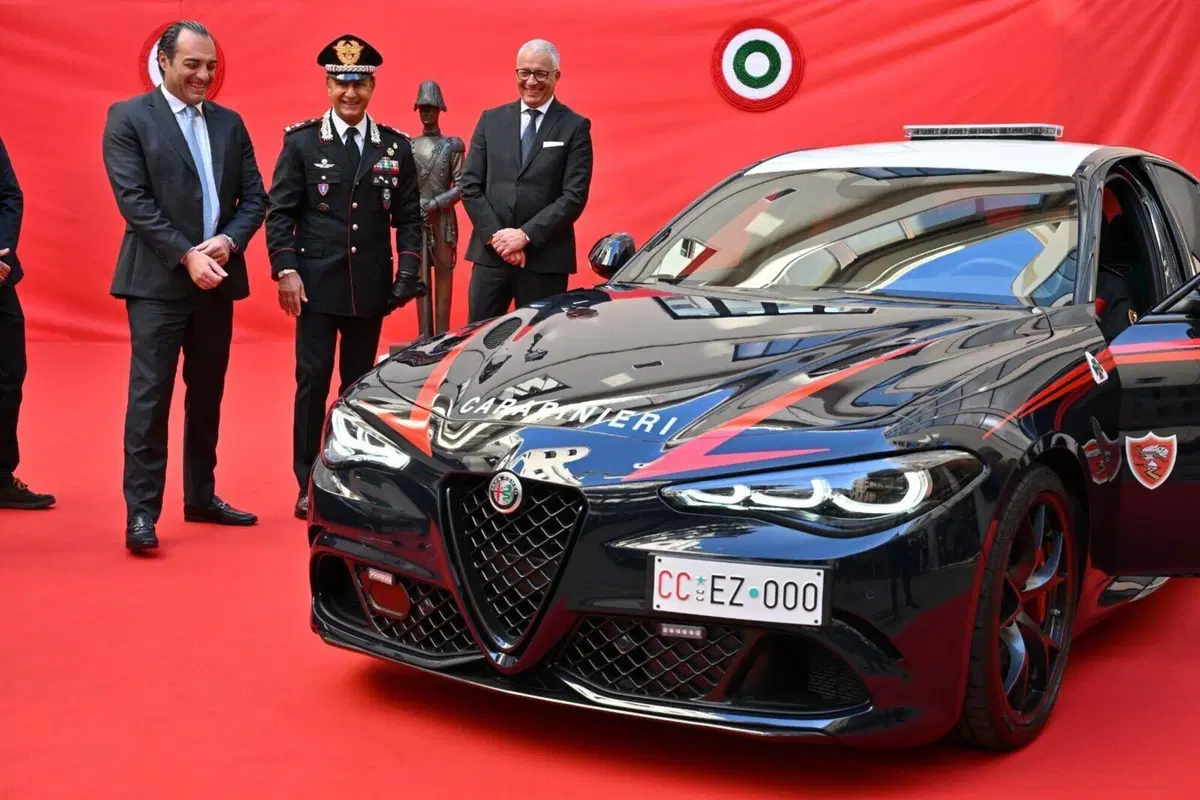 Maserati e Alfa Romeo al servizio: consegnate ai Carabinieri le nuove vetture per il trasporto urgente di organi e sangue (17)