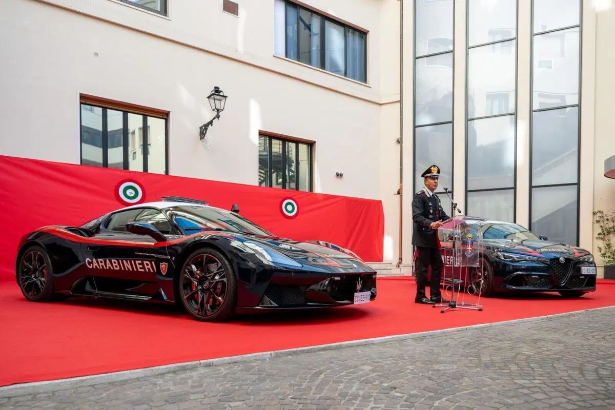 Maserati e Alfa Romeo al servizio: consegnate ai Carabinieri le nuove vetture per il trasporto urgente di organi e sangue (18)