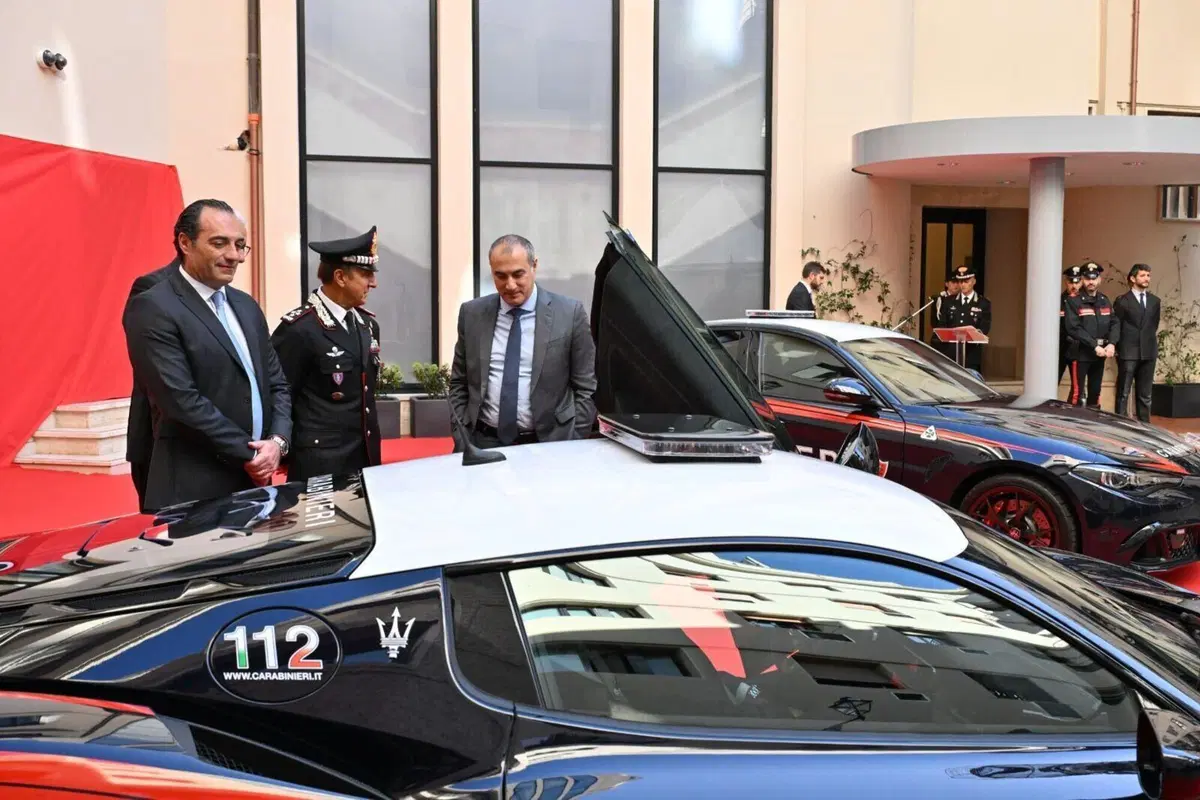 Maserati e Alfa Romeo al servizio: consegnate ai Carabinieri le nuove vetture per il trasporto urgente di organi e sangue (22)