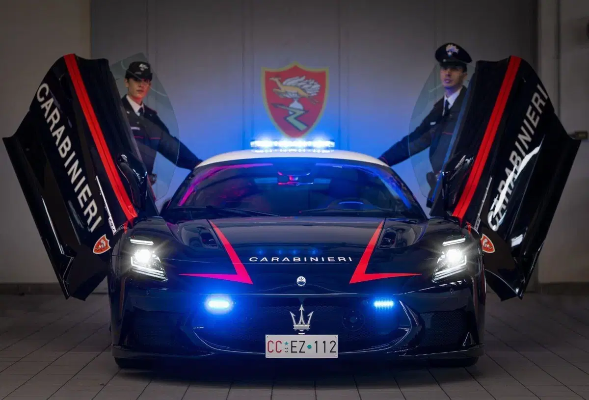 Maserati e Alfa Romeo al servizio: consegnate ai Carabinieri le nuove vetture per il trasporto urgente di organi e sangue (25)