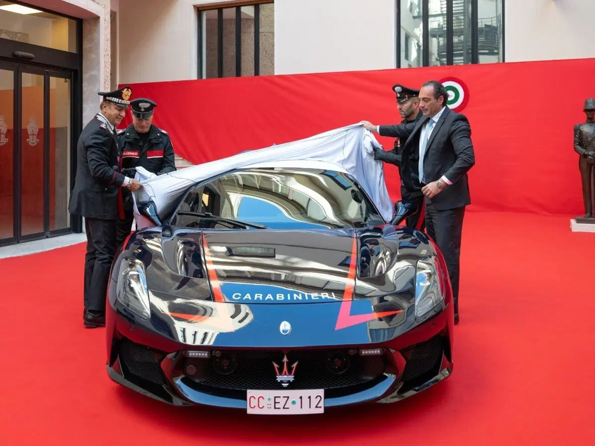 Maserati e Alfa Romeo al servizio: consegnate ai Carabinieri le nuove vetture per il trasporto urgente di organi e sangue (28)