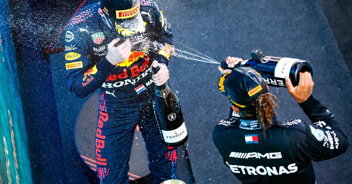 F1, Norris spiazza tutti: "La lotta al titolo nel 2021 tra Verstappen e Hamilton era pi&ugrave; semplice di quella che sto affrontando oggi". Ecco perch&eacute;