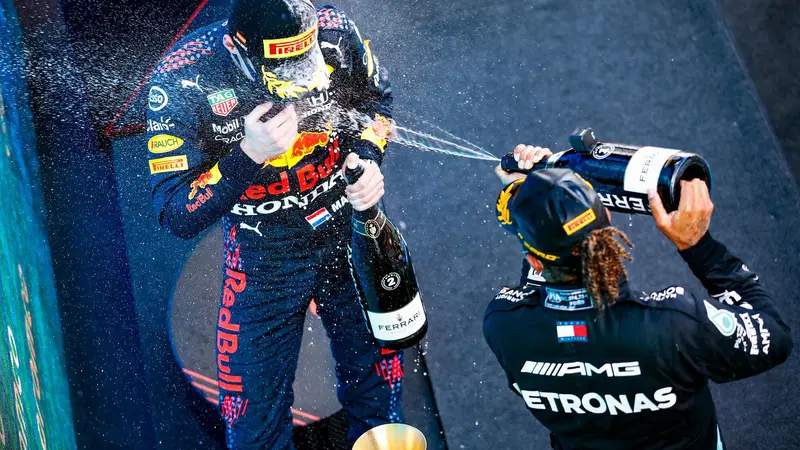 F1, Norris spiazza tutti: "La lotta al titolo nel 2021 tra Verstappen e Hamilton era pi&ugrave; semplice di quella che sto affrontando oggi". Ecco perch&eacute;