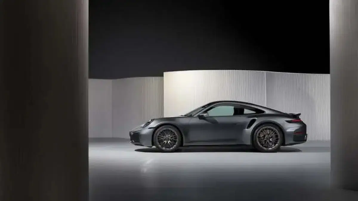 Porsche 911 Turbo S 992.2 T-Hybrid: 711 cavalli di futuro senza turbo lag [VIDEO] (6)