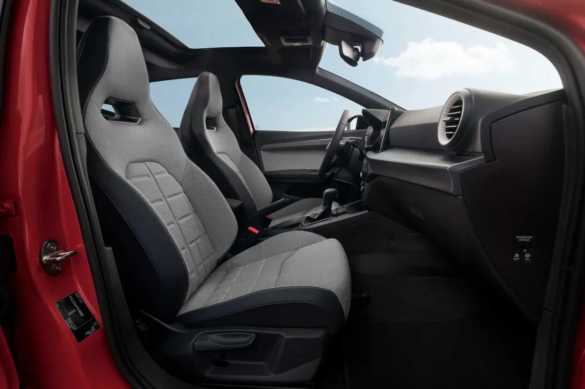 Nuove SEAT Ibiza e Arona 2026: stesso spirito giovane, ma più mature che mai  (14)
