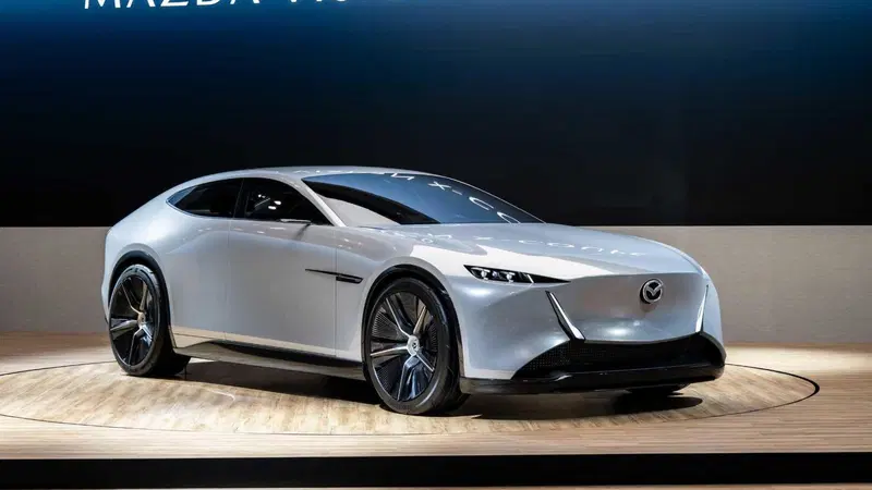 Mazda svela due concept per il futuro: ecco Vision X-Coupe e Vision X-Compact