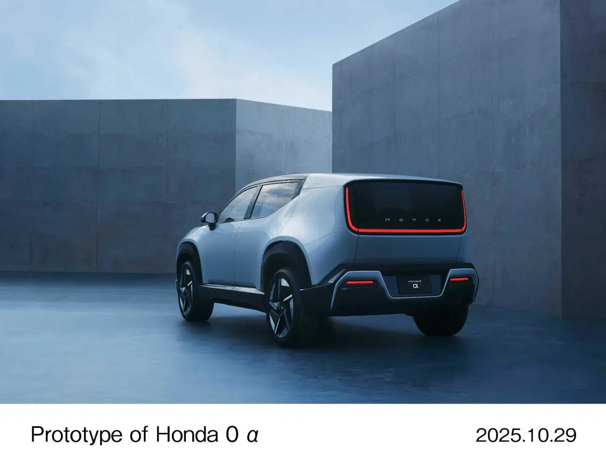 Honda 0 Alpha: il nuovo SUV elettrico “Thin, Light and Wise” debutta al Japan Mobility Show 2025