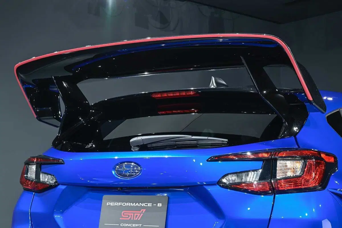 Subaru: la STI torna con il boxer sotto il cofano, il mito si riaccende (e fa battere di nuovo il cuore degli appassionati) (7)
