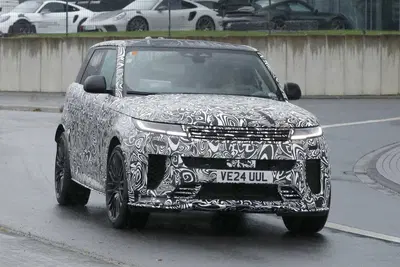 Range Rover Sport SV: arriva il restyling, pi&ugrave; aggressiva e muscolosa che mai [Foto Spia]