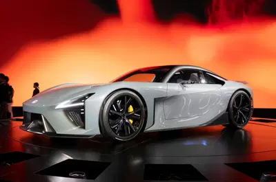 Toyota prepara la rivoluzione: nel 2027 arriva l&rsquo;auto elettrica con batteria allo stato solido