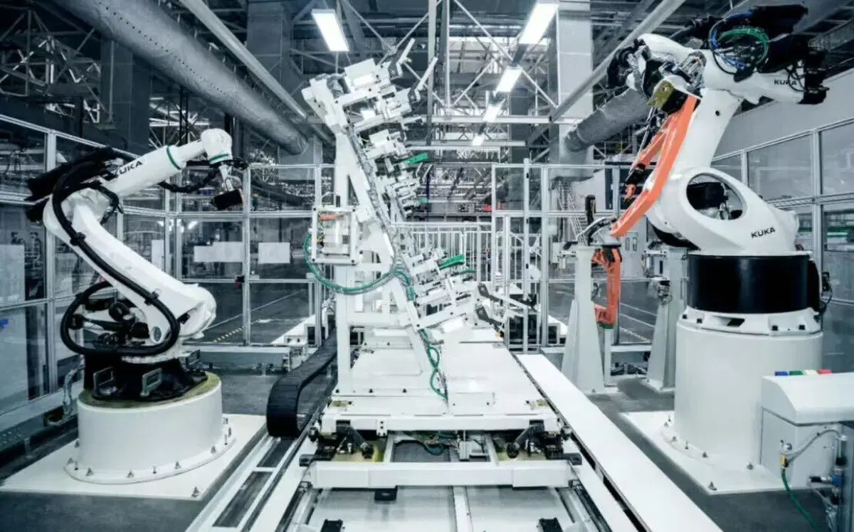 La prima auto volante è realtà: inizia la produzione a Guangzhou della XPeng Aridge (6)