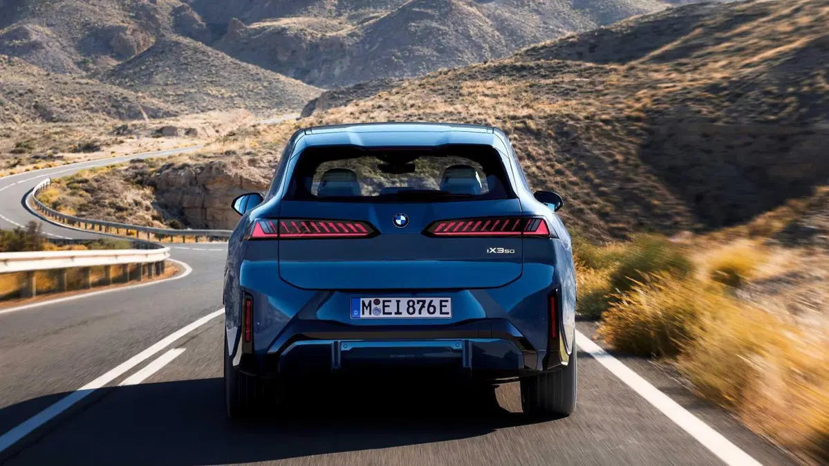 BMW iX3 (8)