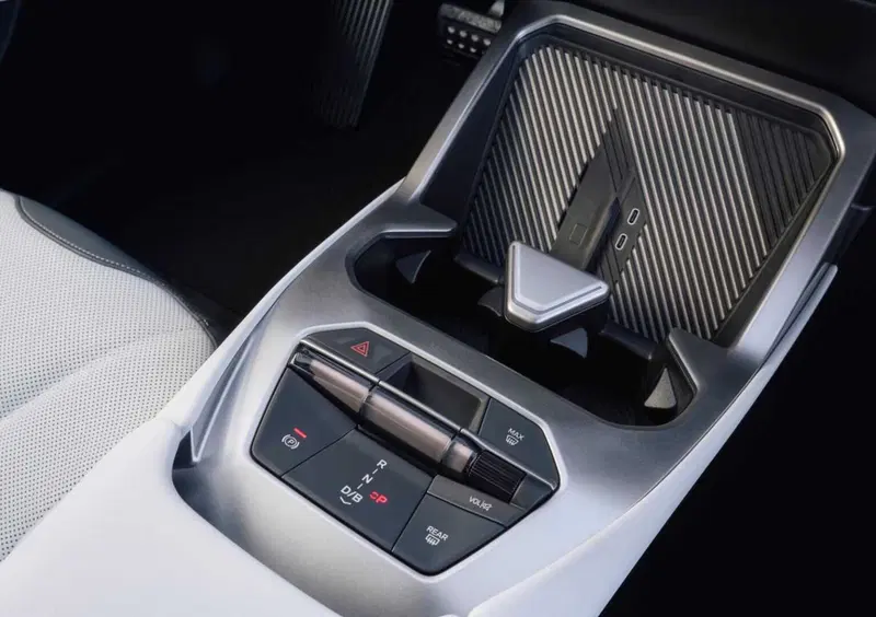 BMW iX3 (2025-->>) (24)