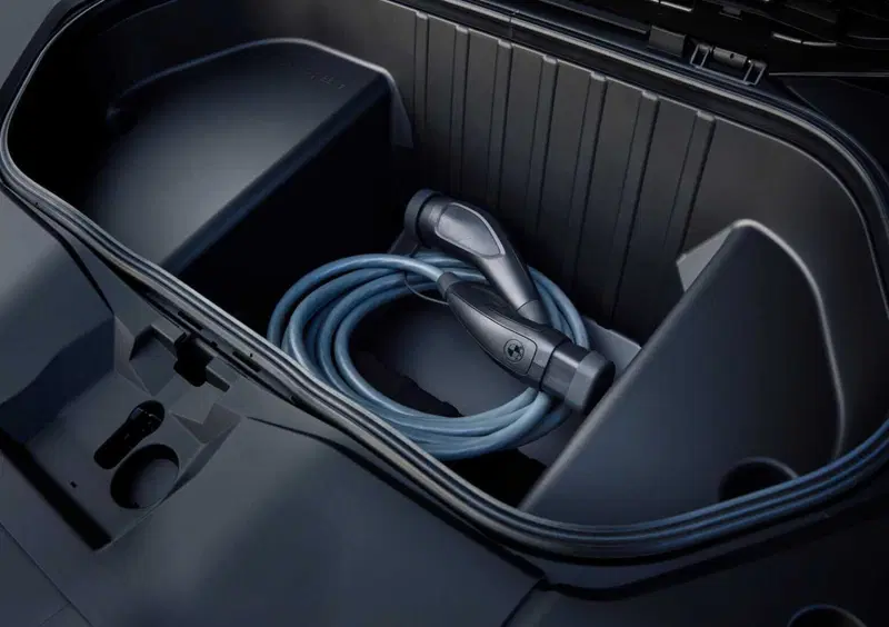 BMW iX3 (2025-->>) (28)