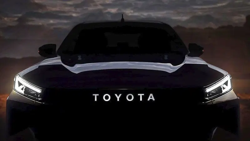 Nuova Toyota Hilux 2026: la regina dei pick-up torna pi&ugrave; potente e tecnologica che mai