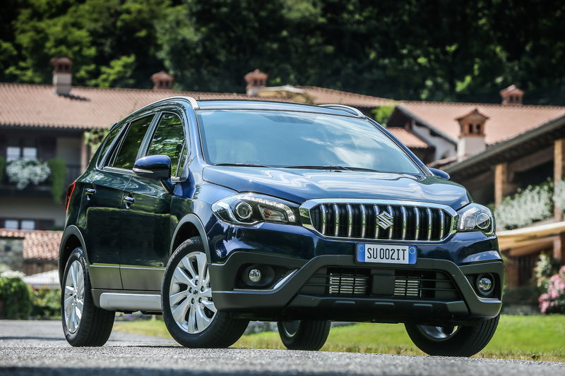 Il frontale della S-Cross, dopo il restyling, diventa davvero cromato ed imponente