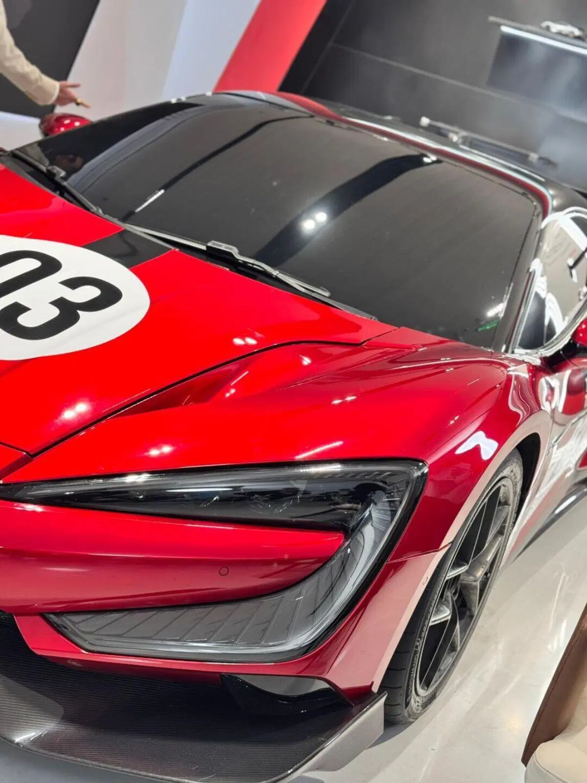 BYD svela il futuro dell’elettrico: AI, ricarica in 10 minuti e auto da 1300 cavalli (3)