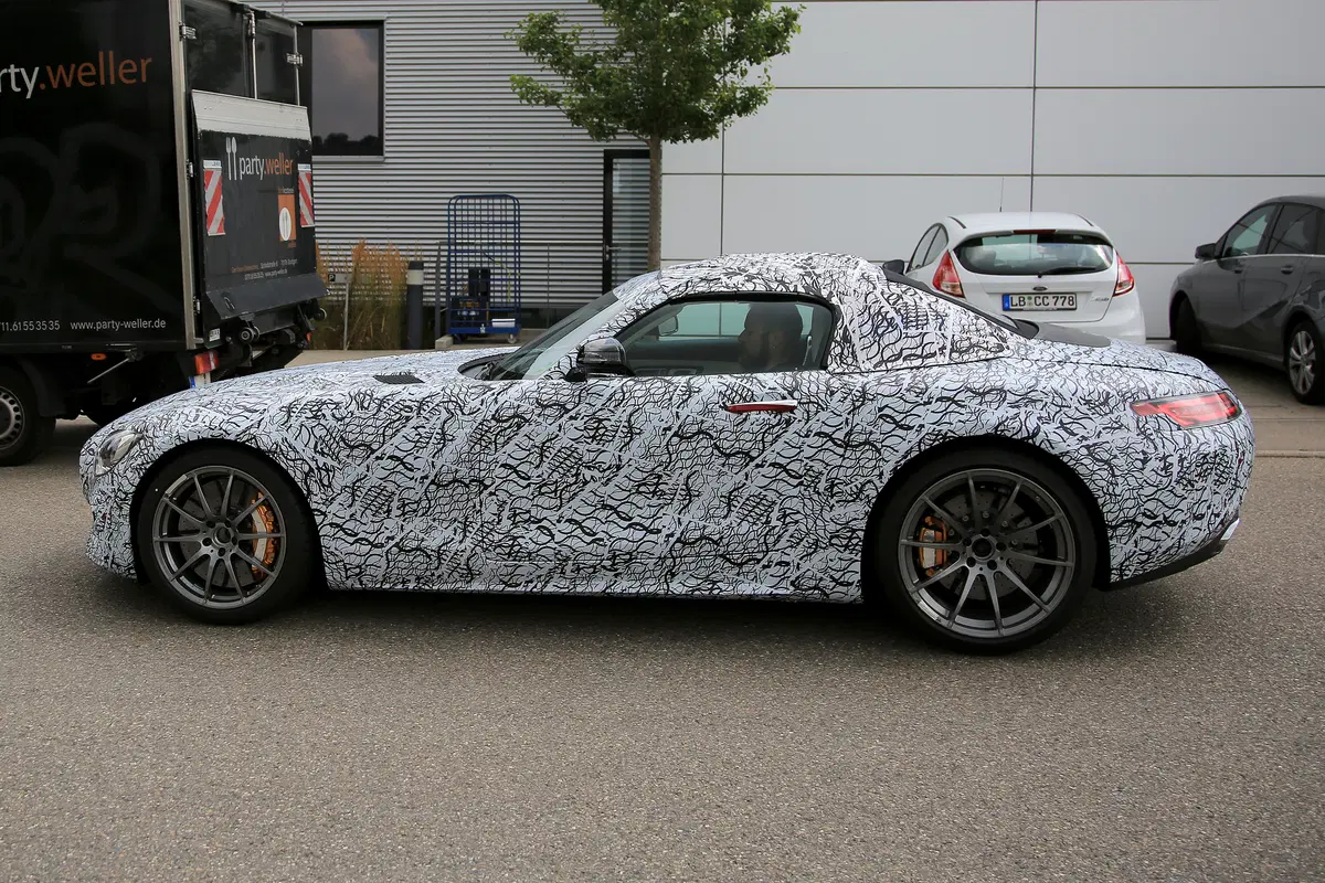 Mercedes AMG GT Roadster (5)