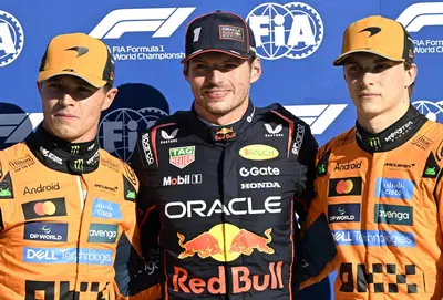 McLaren nel caos? Ecclestone tuona: &ldquo;Piastri rallentato, favoriscono Norris&rdquo;. E lancia la profezia su Verstappen