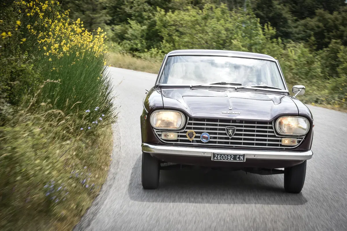 Peugeot 204 Coupé, “l'anti-Fulvia” à la française [video] (4)