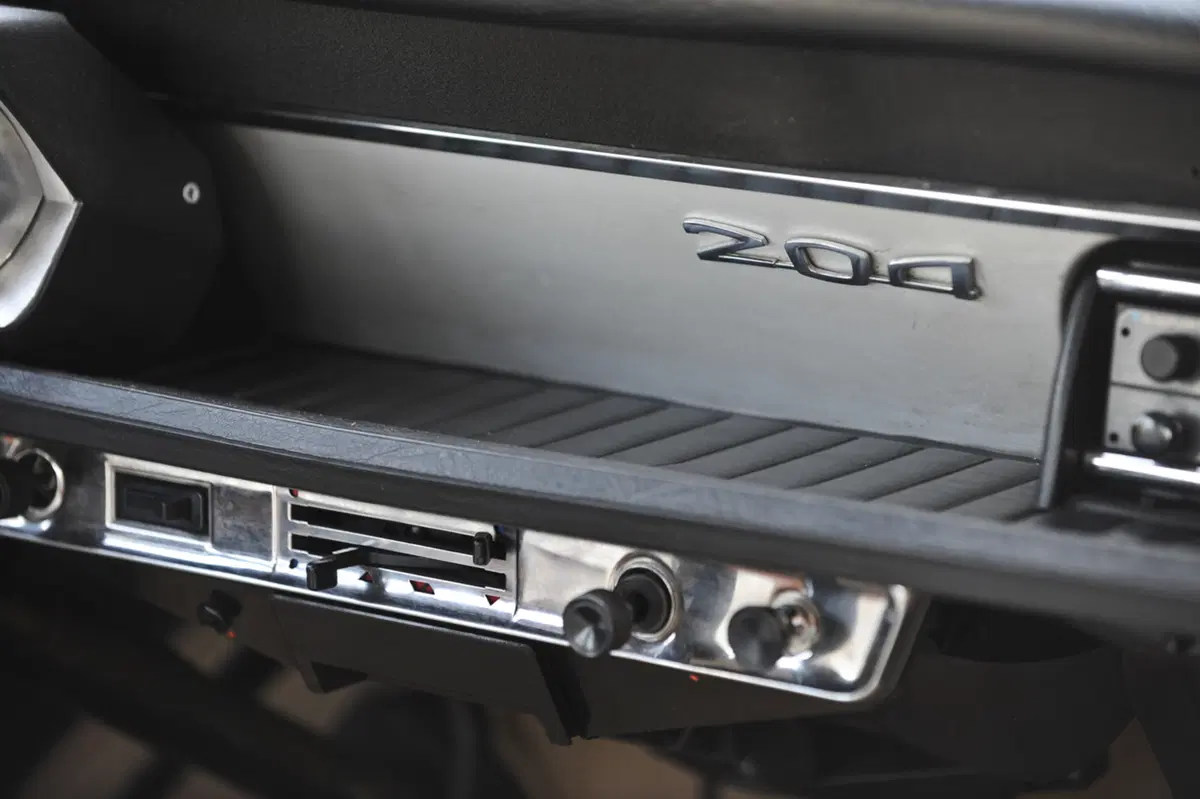 Peugeot 204 Coupé, “l'anti-Fulvia” à la française [video] (10)