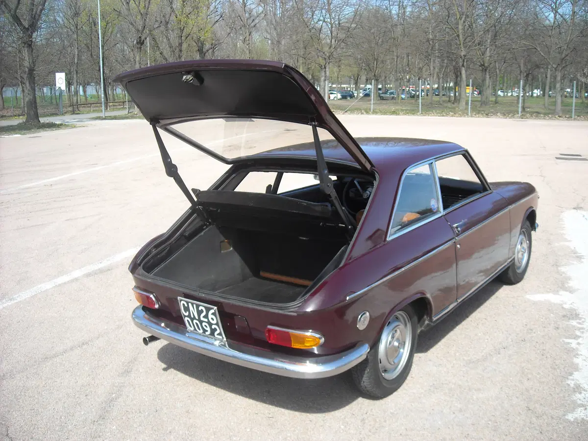 Peugeot 204 Coupé, “l'anti-Fulvia” à la française [video] (5)