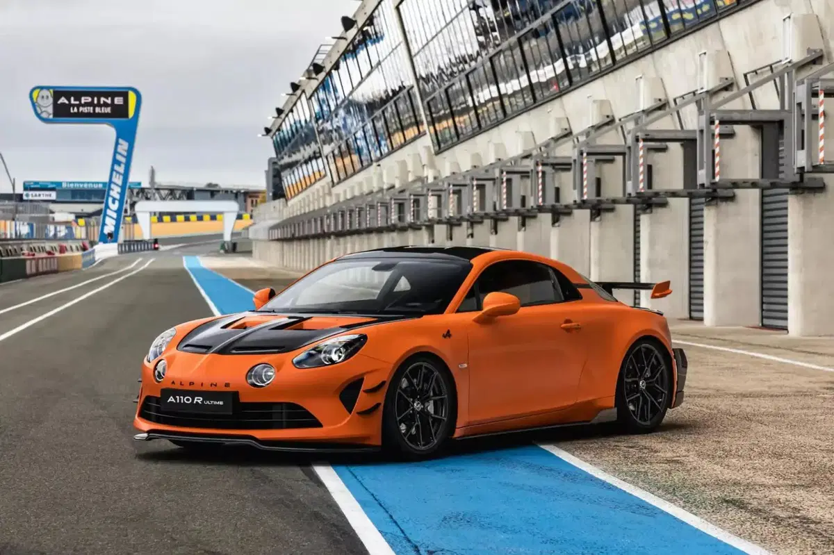 Alpine A110 R Ultime: 345 CV e 3,8 secondi per l'ultima supercar da strada francese