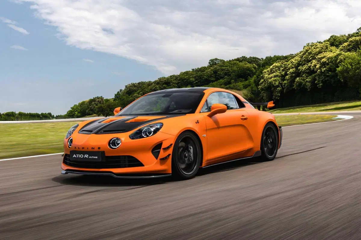 Alpine A110 R Ultime: 345 CV e 3,8 secondi per l'ultima supercar da strada francese (3)