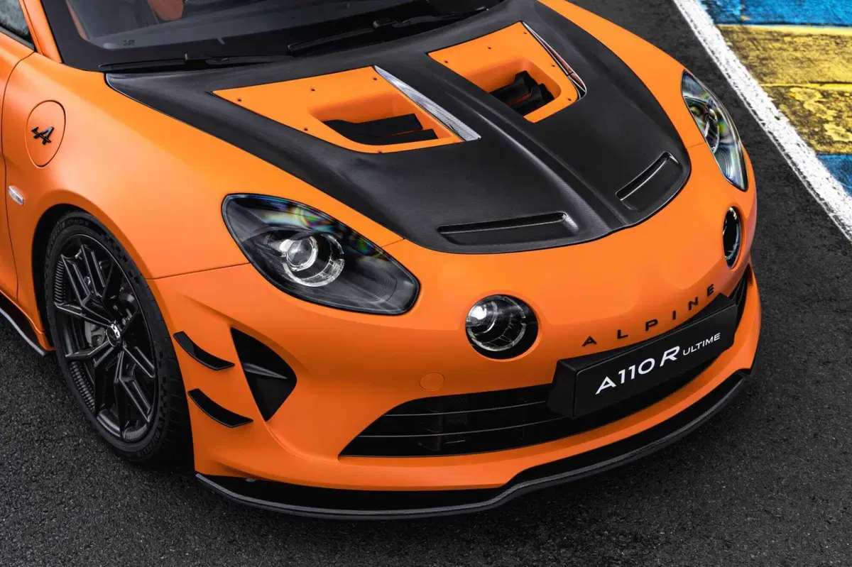 Alpine A110 R Ultime: 345 CV e 3,8 secondi per l'ultima supercar da strada francese (5)