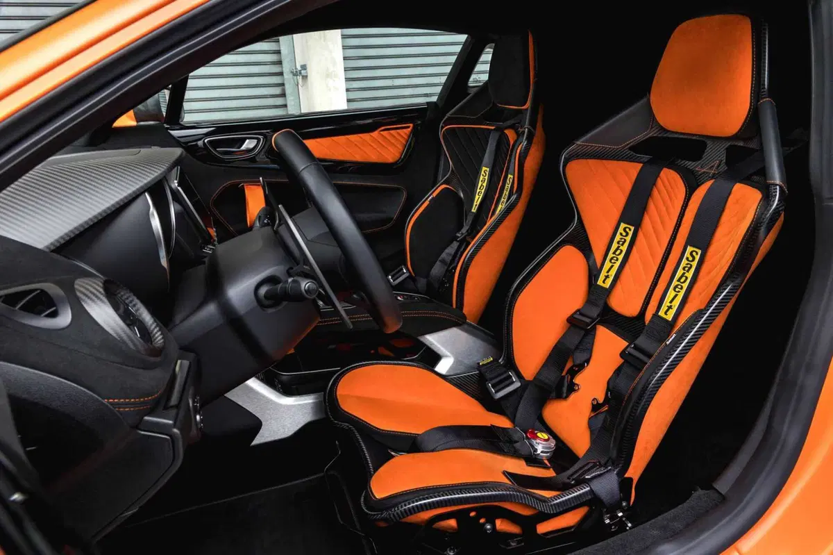 Alpine A110 R Ultime: 345 CV e 3,8 secondi per l'ultima supercar da strada francese (11)