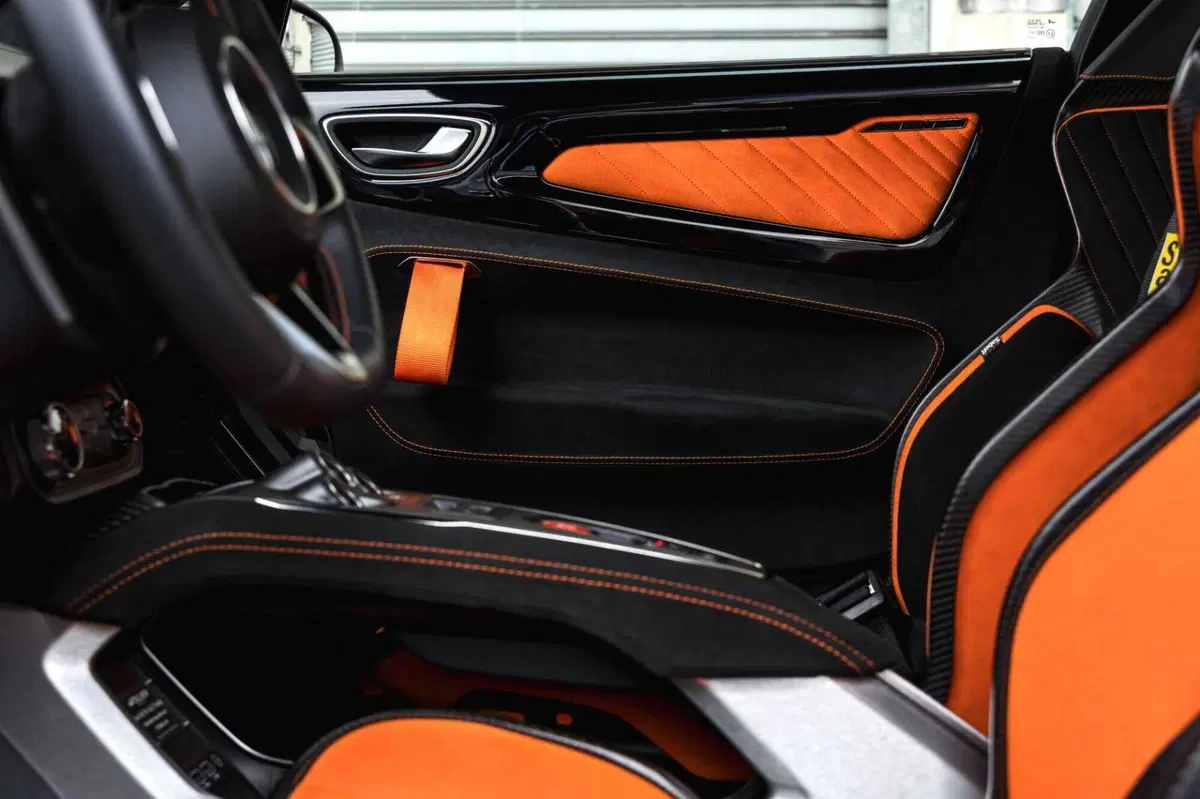 Alpine A110 R Ultime: 345 CV e 3,8 secondi per l'ultima supercar da strada francese (13)