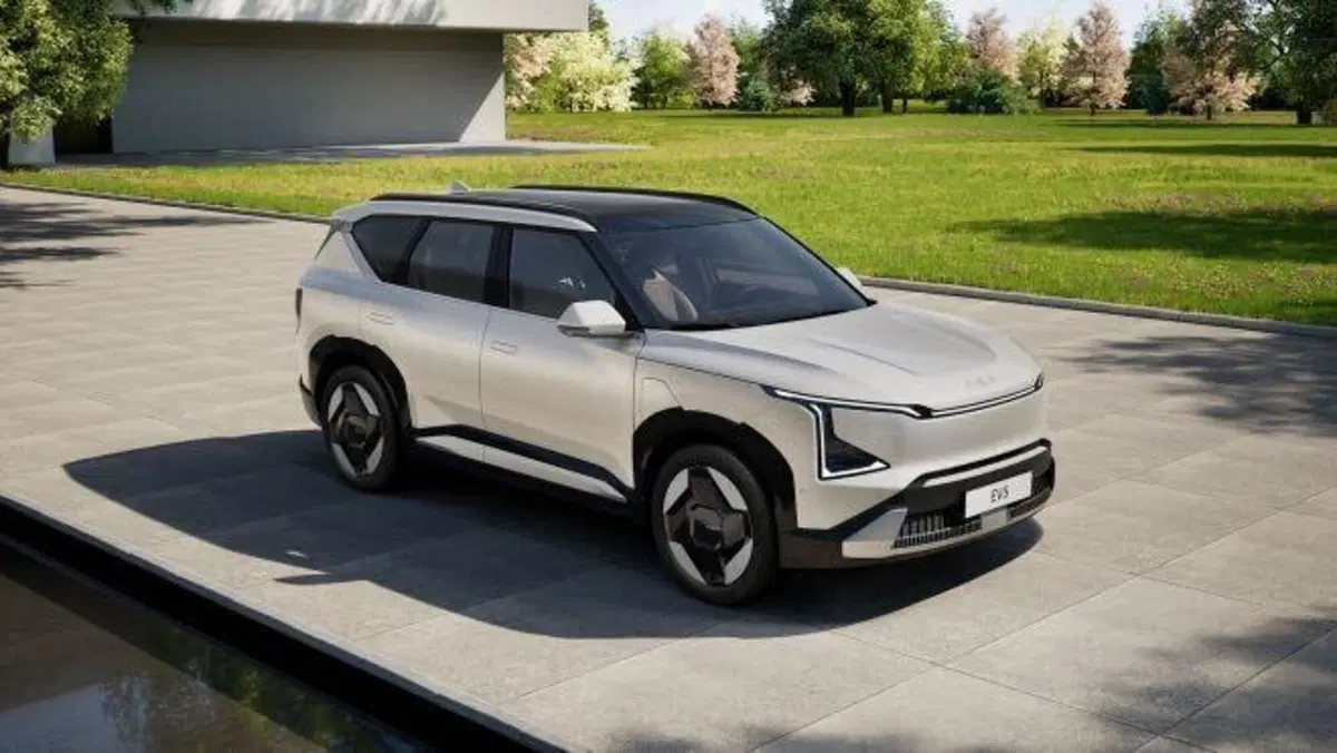 Nuova Kia EV5: 530 km di autonomia e ricarica in 30 minuti (2)